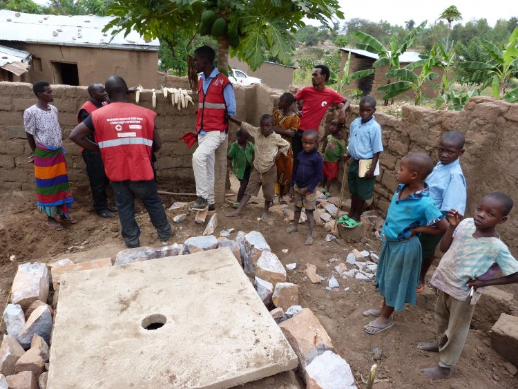 Des nouvelles latrines pour les communautés  vulnérables rwandaises à Munini