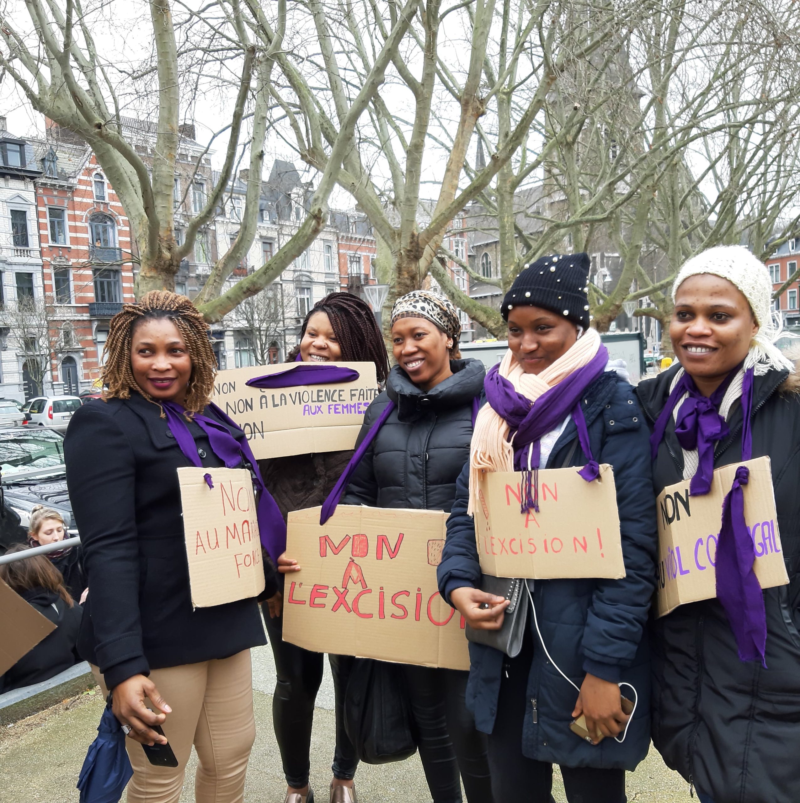 Groupe de femmes du centre de Rocourt manifestant pour les droits des femmes